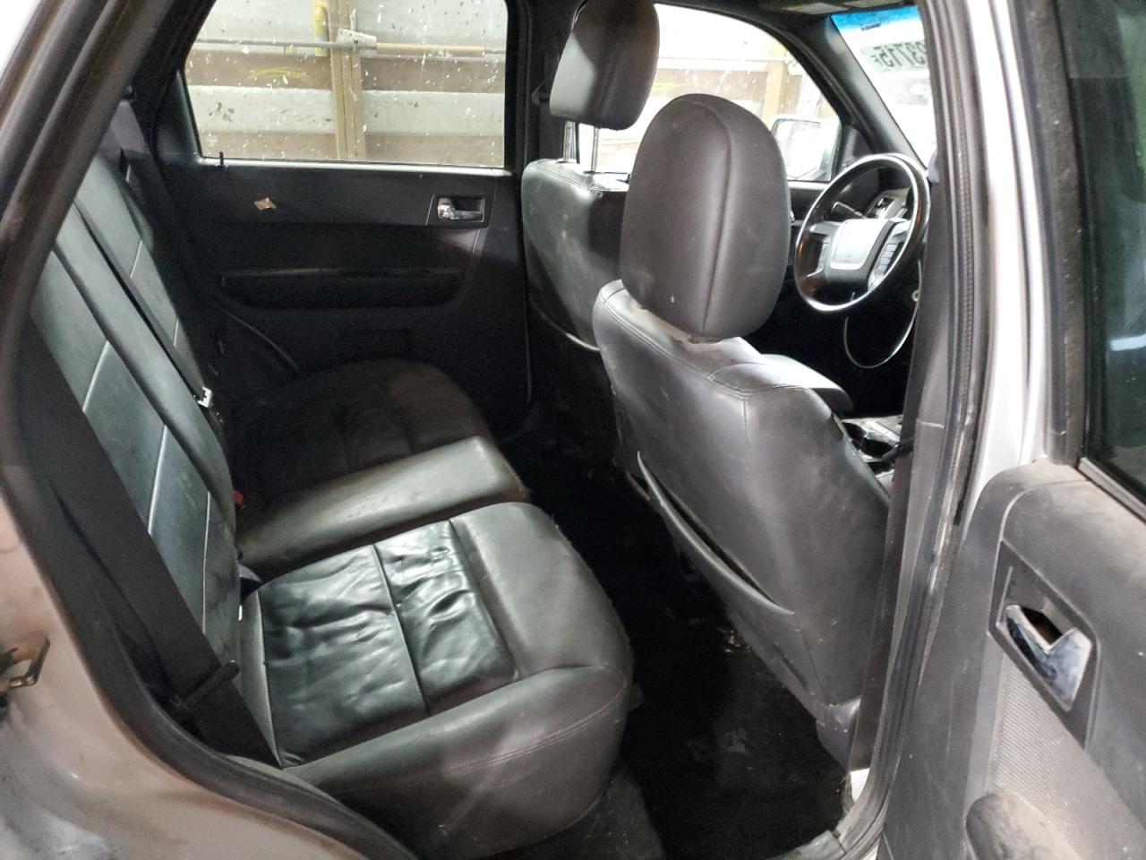 2010 Ford Escape - Image 11