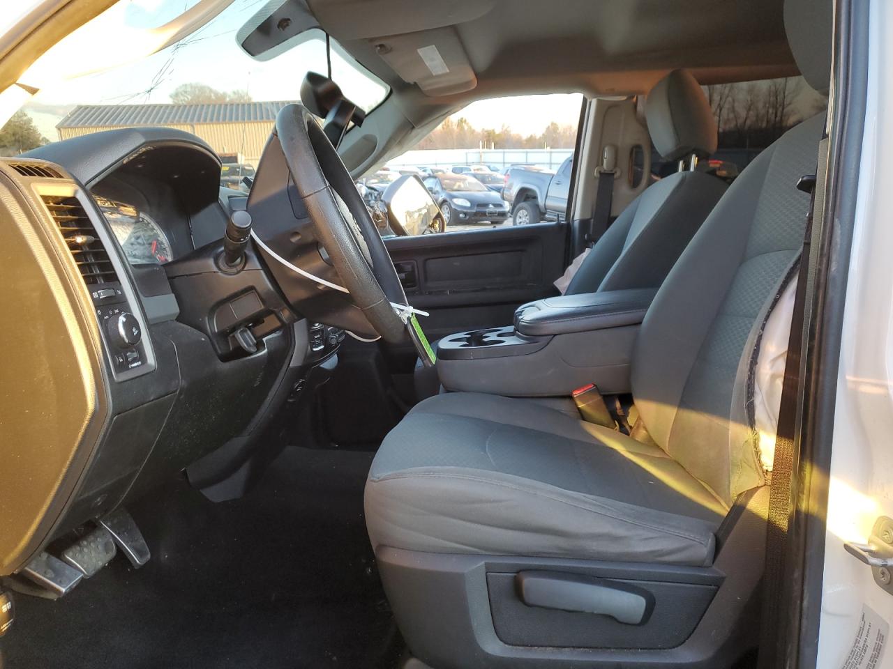 2016 RAM 1500 - Image 7
