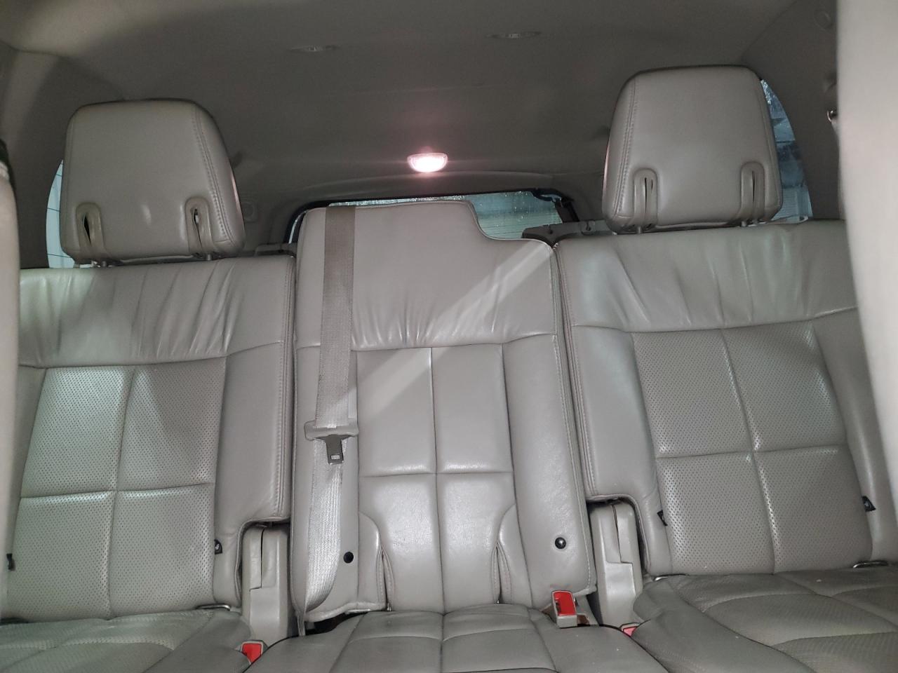 2012 Lincoln Navigator - Image 10