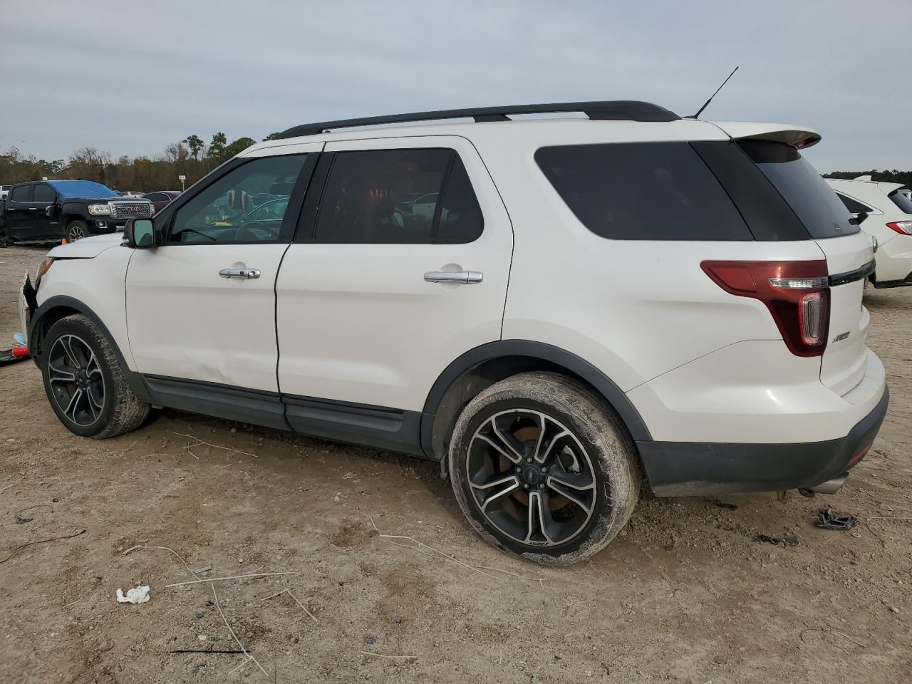 2013 Ford Explorer - Image 2