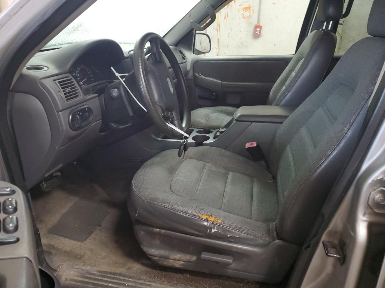 2002 Ford Explorer - Image 7