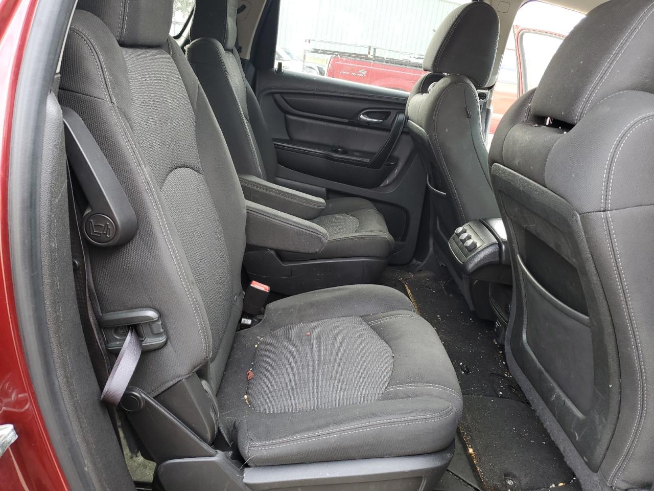 2015 Chevrolet Traverse - Image 11