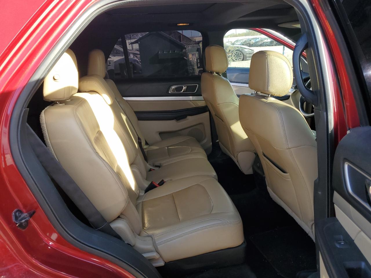 2016 Ford Explorer - Image 10