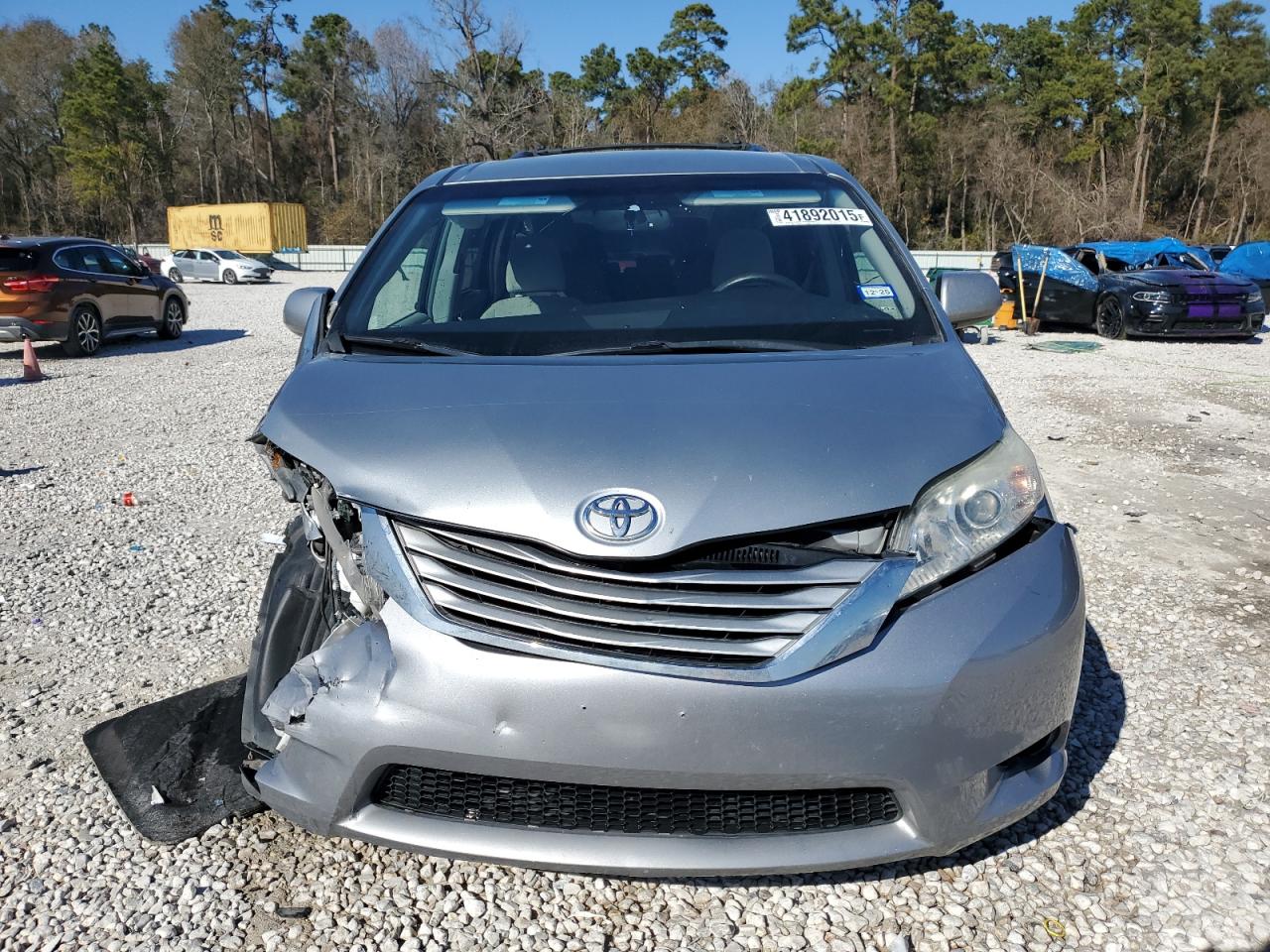 2015 Toyota Sienna - Image 5