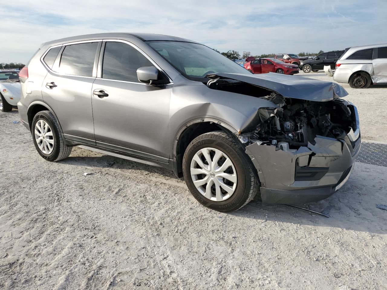 2018 Nissan Rogue - Image 4