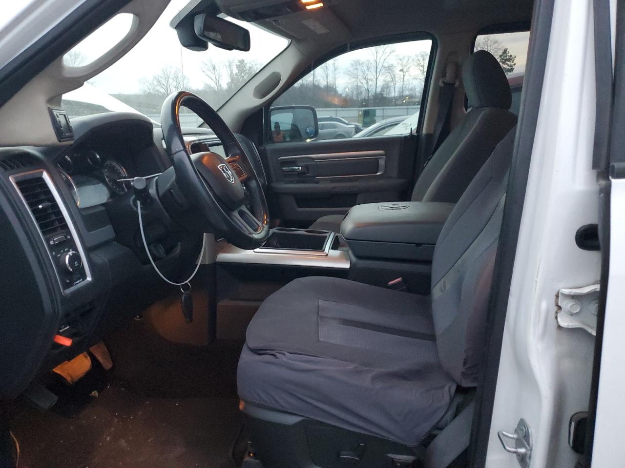 2015 RAM 1500 - Image 7