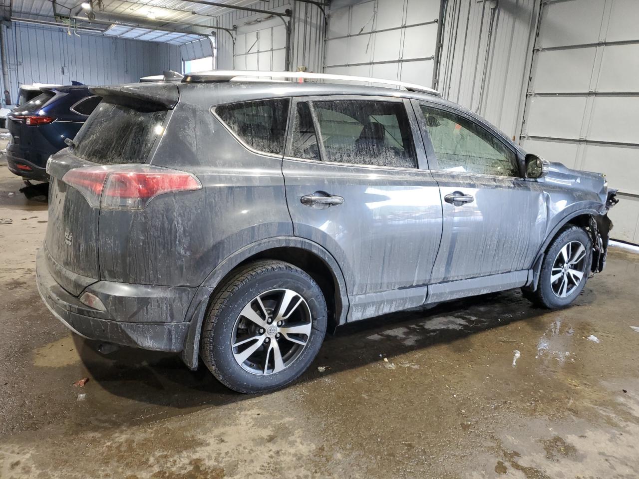 JTMRFREV6HD208516 TOYOTA RAV4 2017