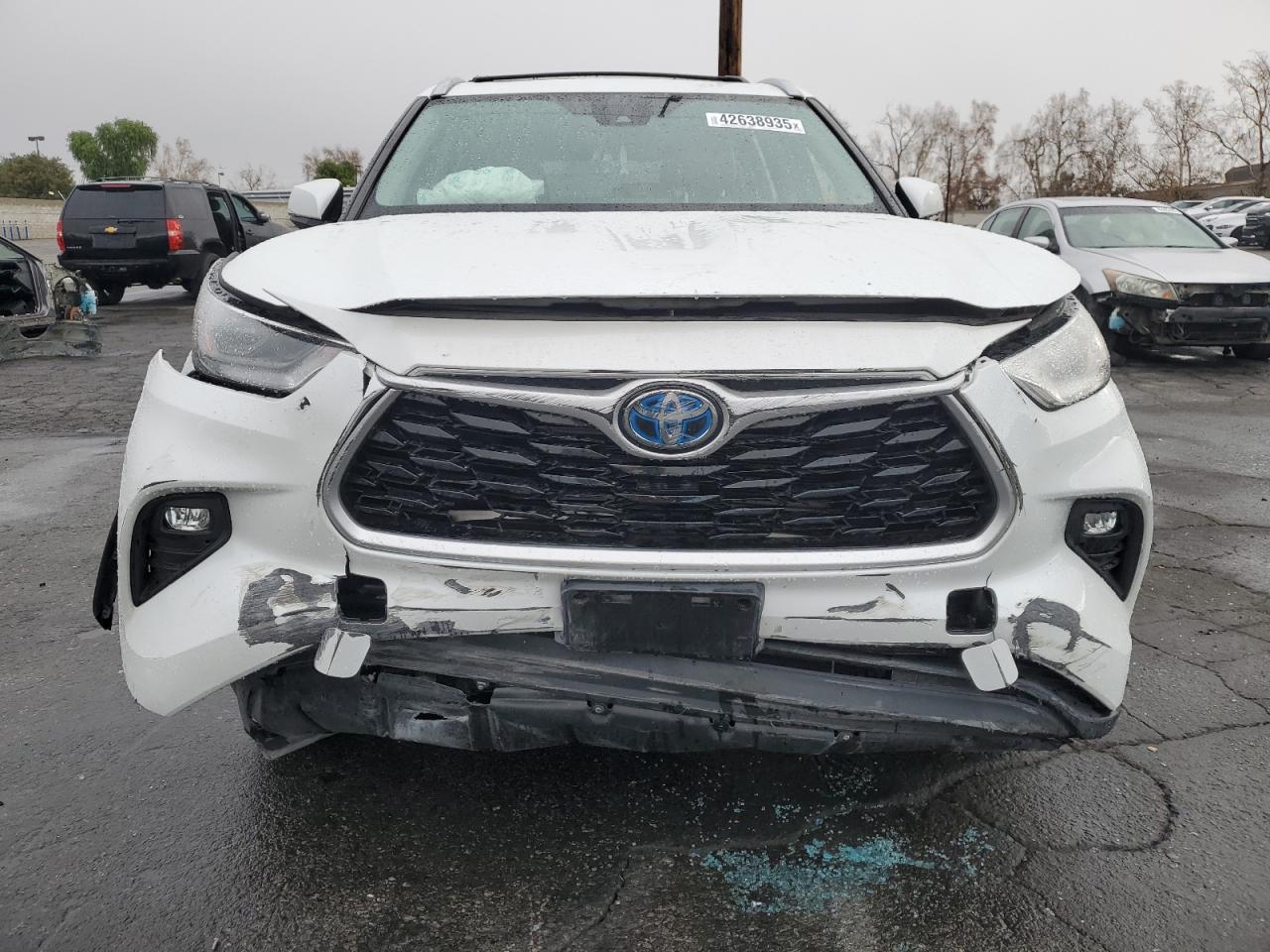 2022 Toyota Highlander - Image 5