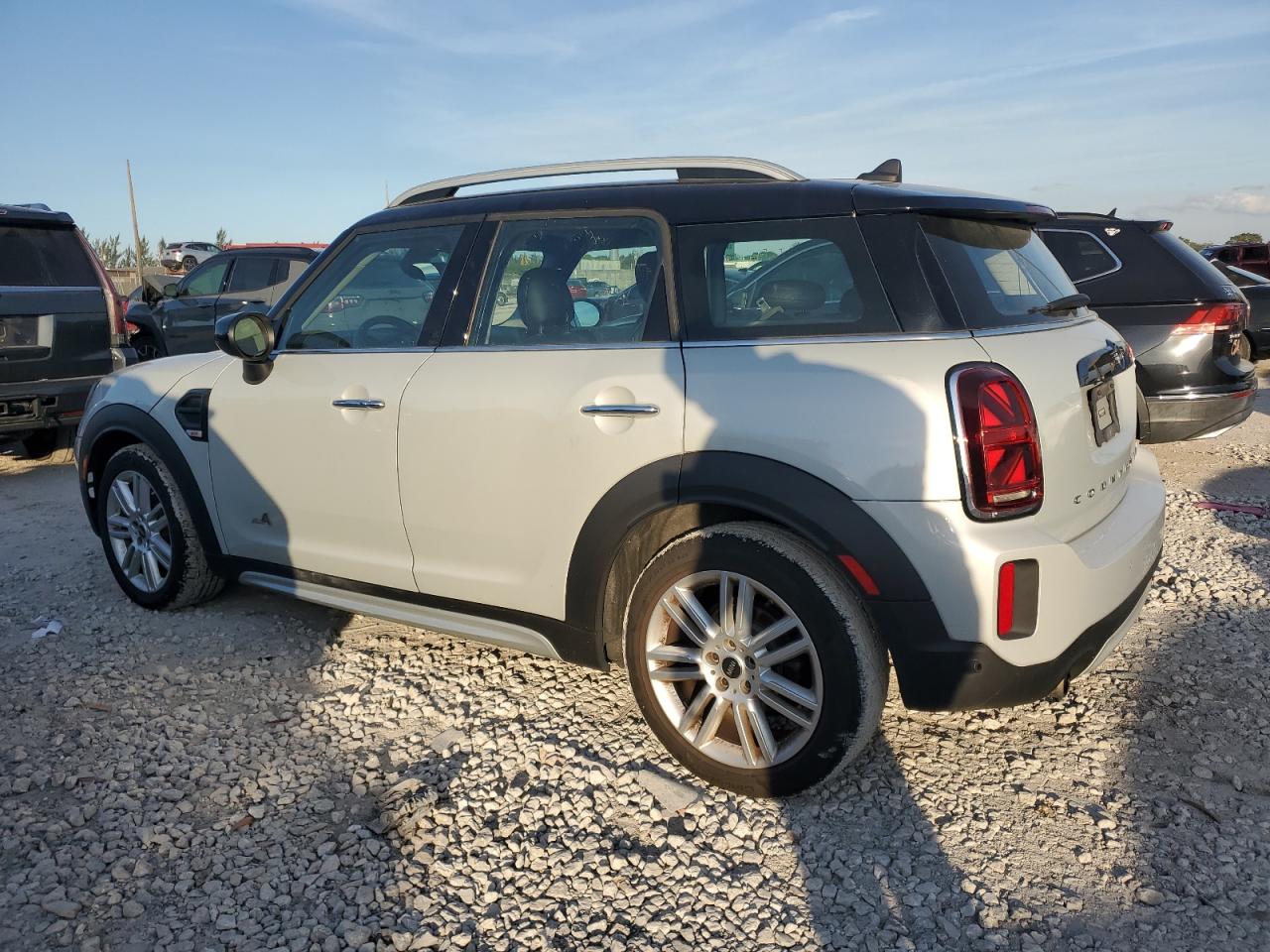 2022 MINI Cooper - Image 2