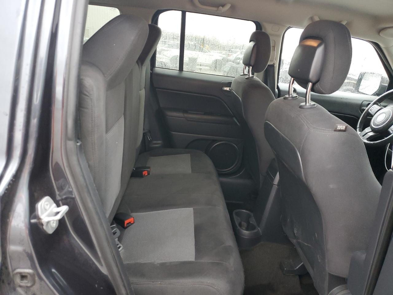 2015 Jeep Liberty (Patriot) - Image 10