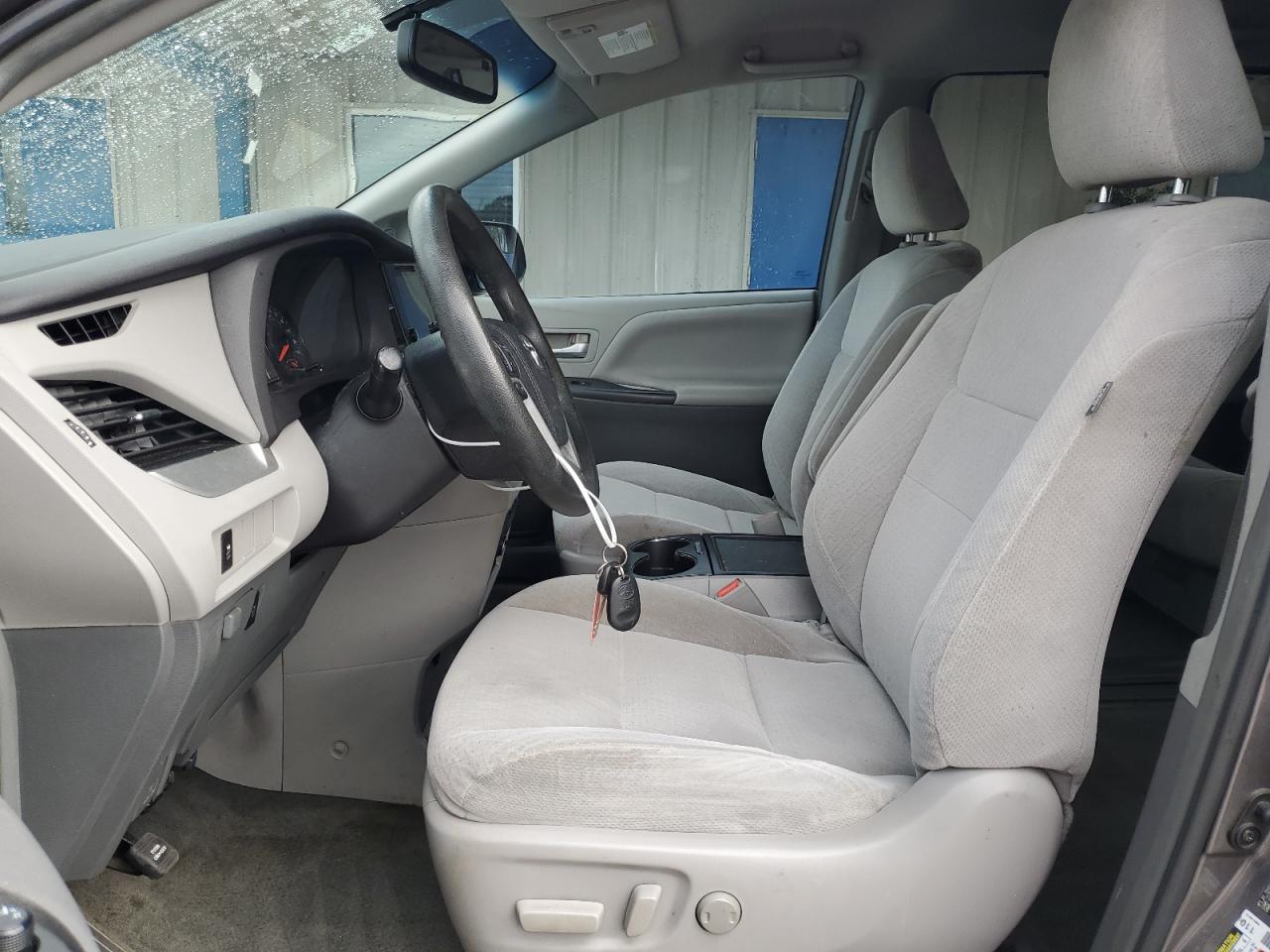 2015 Toyota Sienna - Image 7
