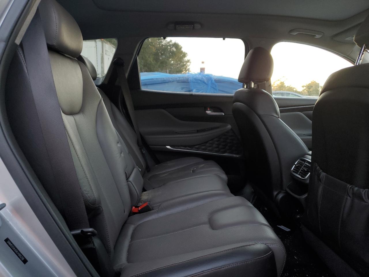 2020 Hyundai Santa Fe - Image 11