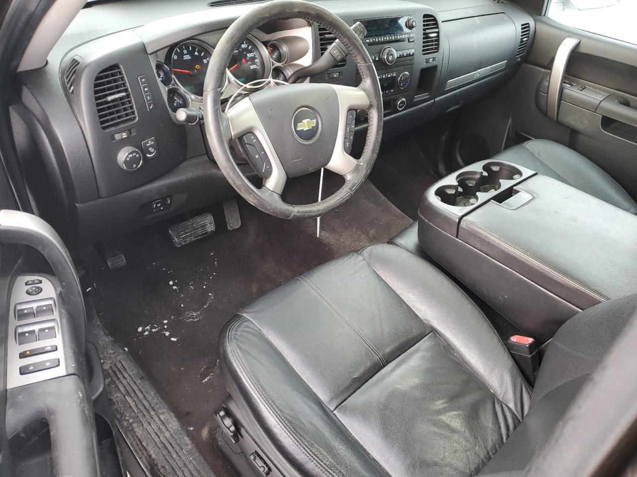 2013 Chevrolet Silverado - Image 8