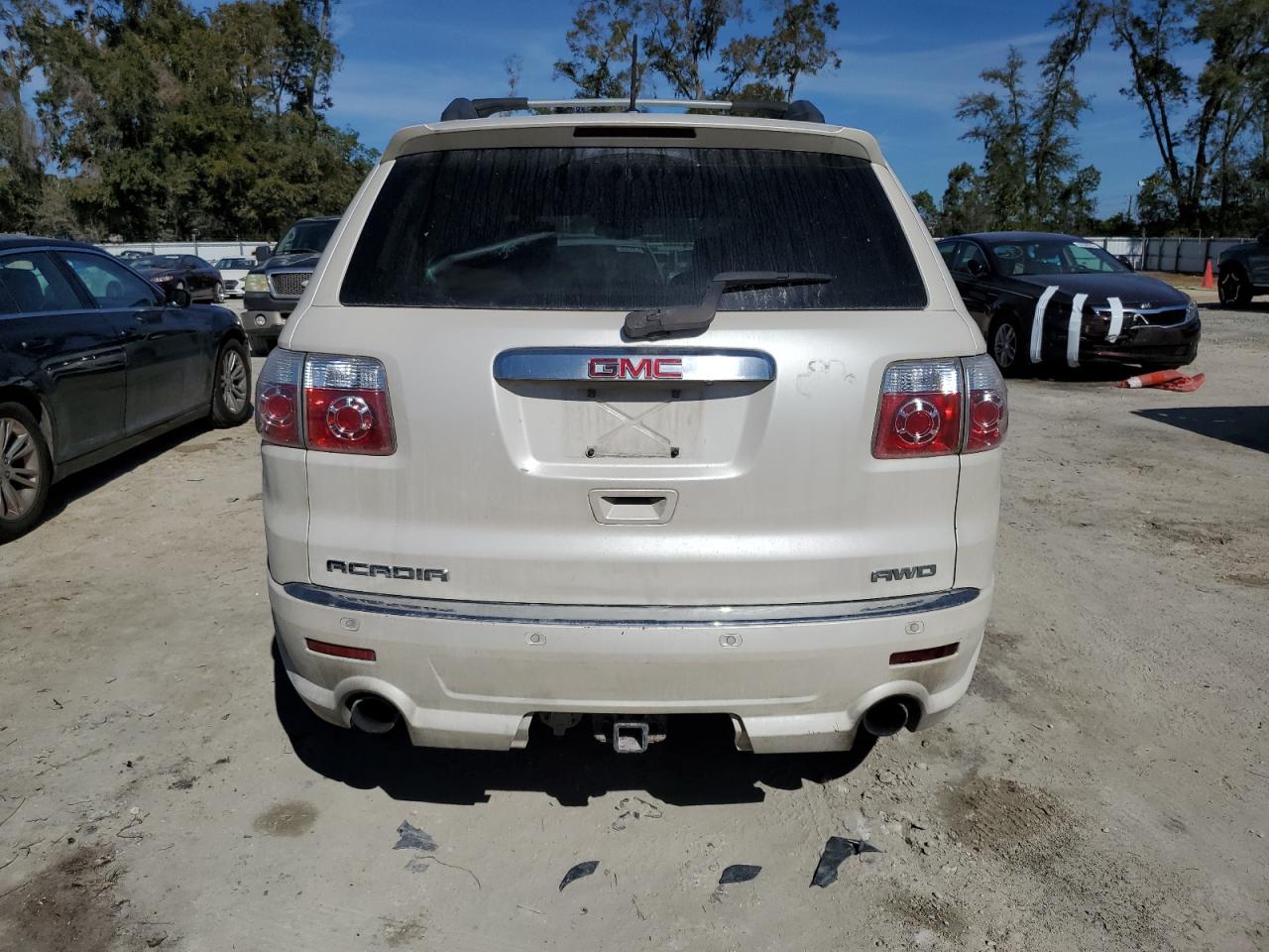 2012 GMC Acadia - Image 6