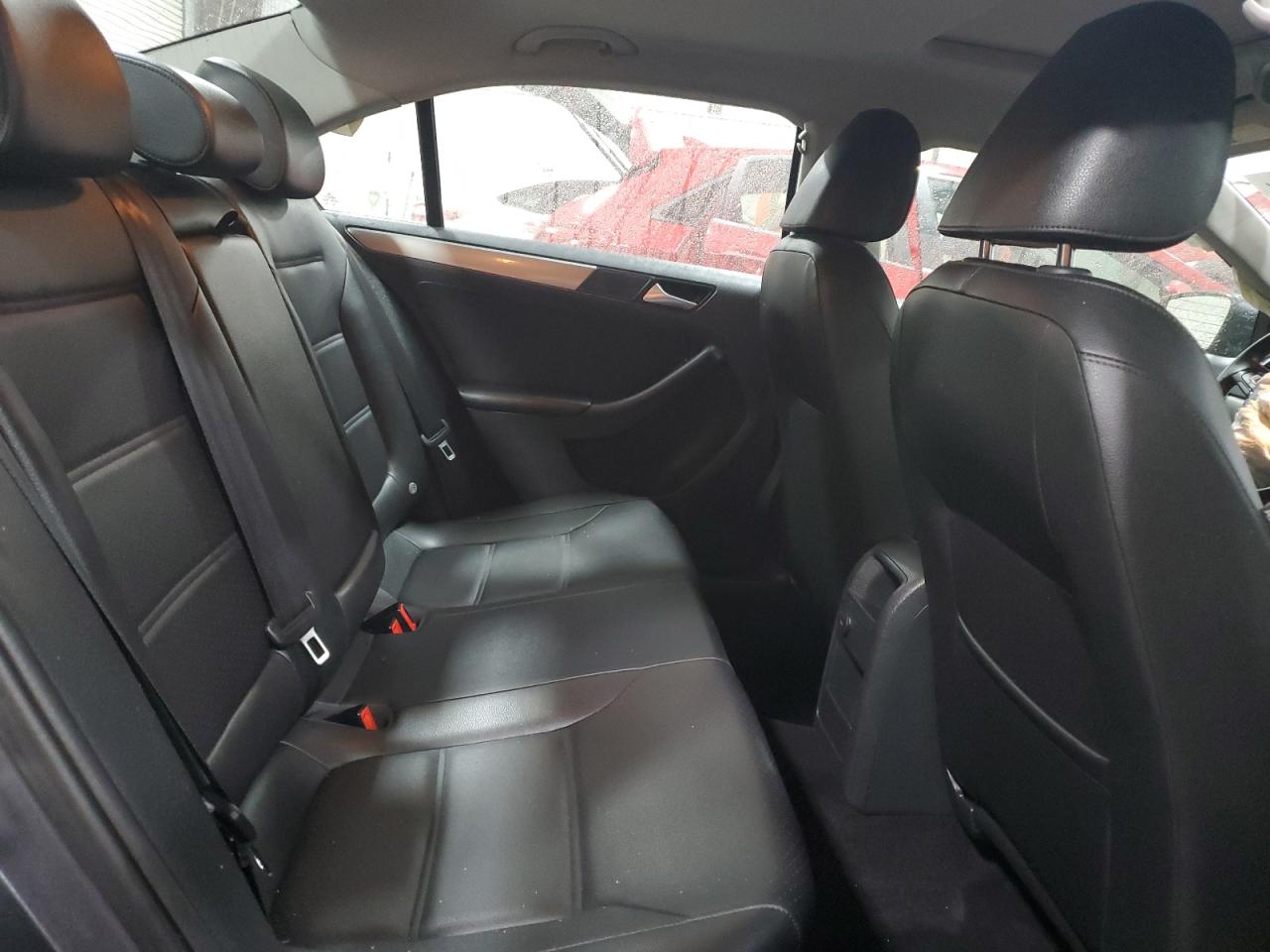 2017 Volkswagen Jetta - Image 10
