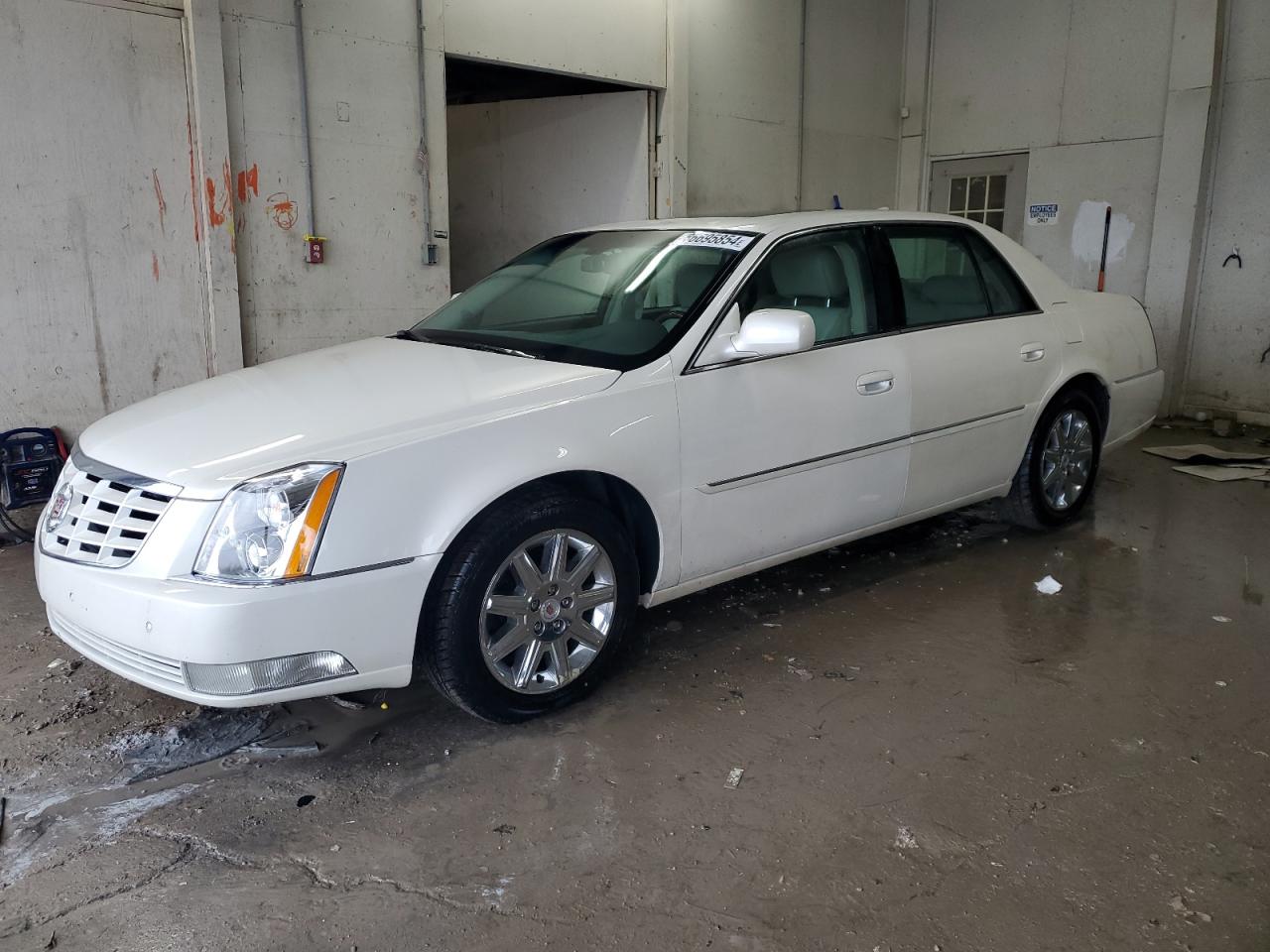 2011 Cadillac DTS - Image 1