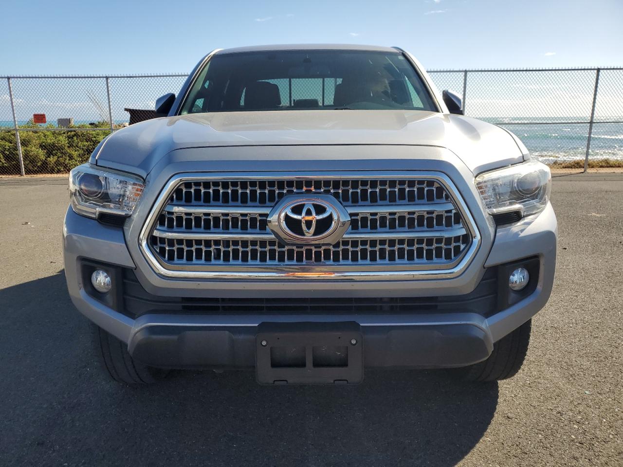 2017 Toyota Tacoma - Image 5