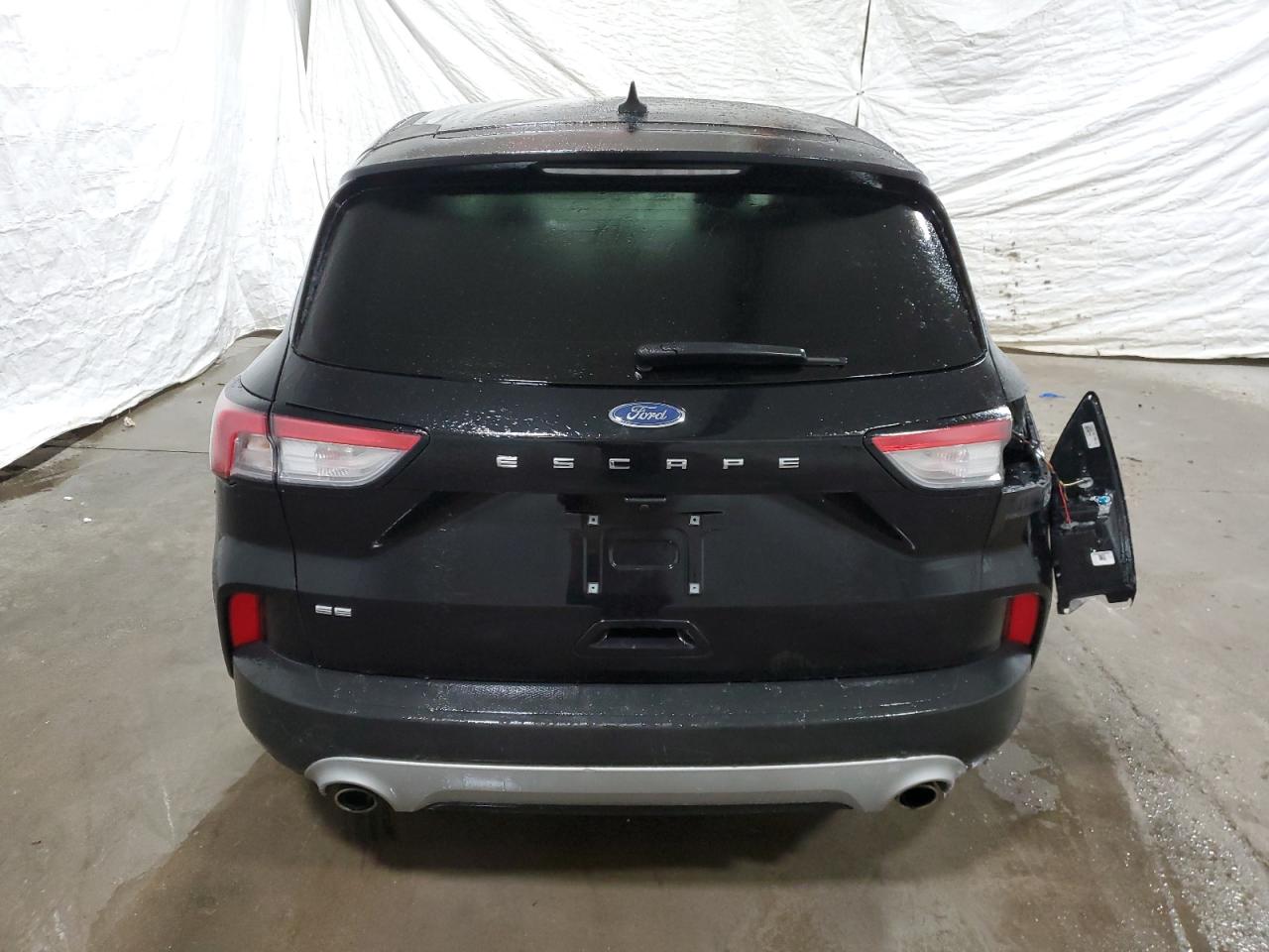 2022 Ford Escape - Image 6