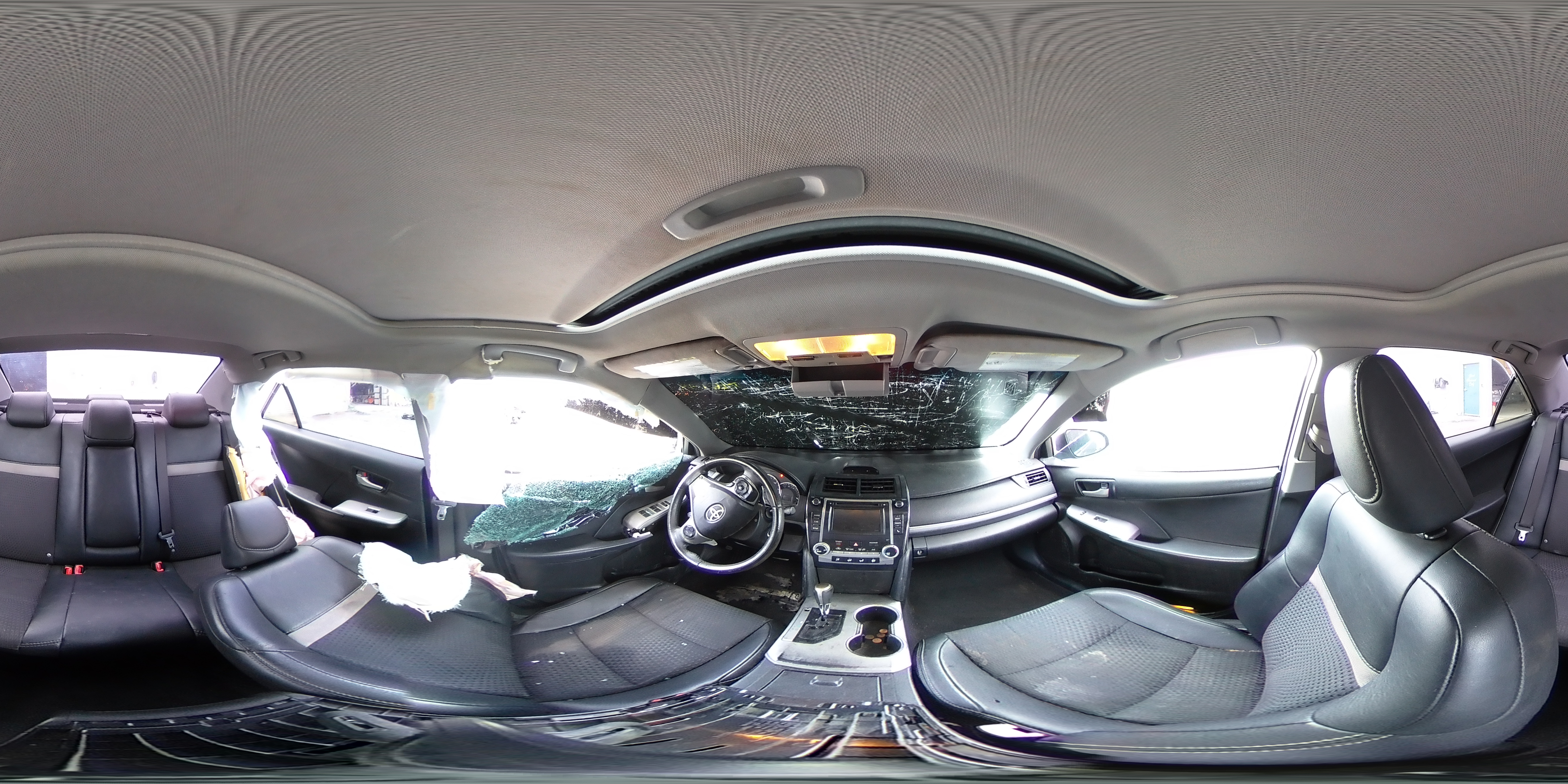 2014 Toyota Camry - Image 13