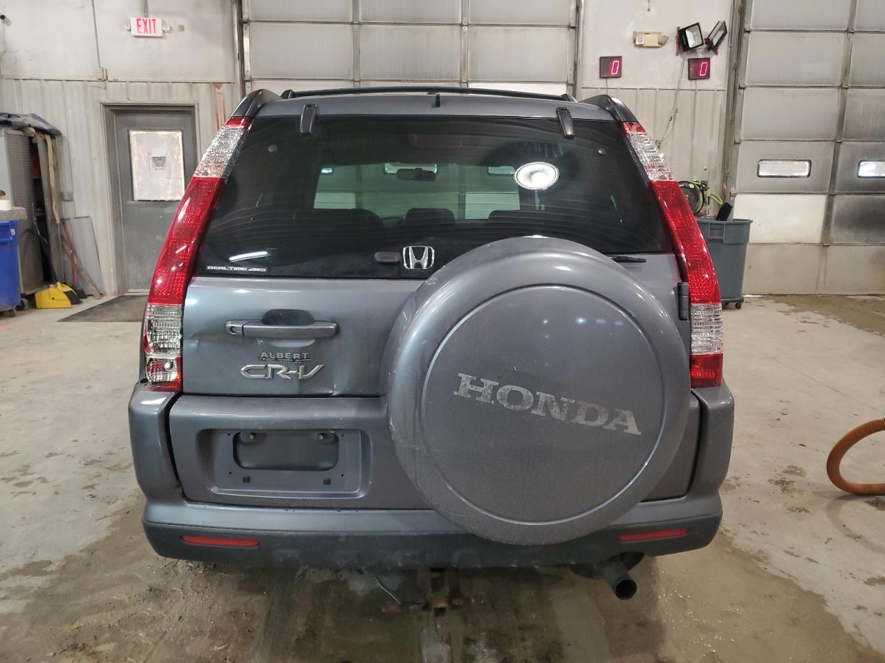 2005 Honda CR-V - Image 6