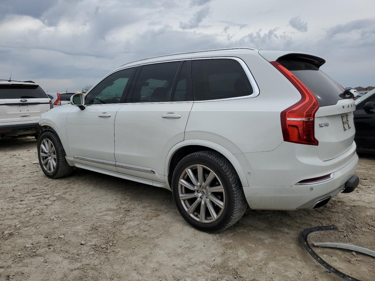 2016 Volvo XC90 - Image 2