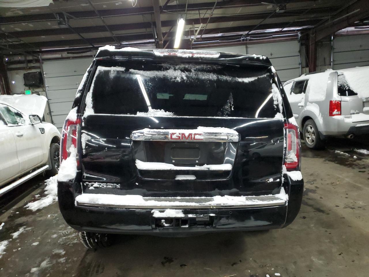 2016 GMC Yukon - Image 6