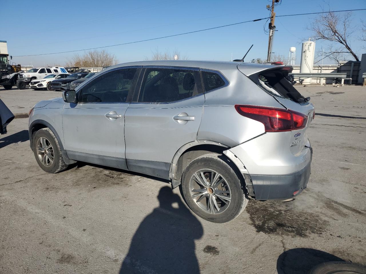 JN1BJ1CP8HW002434 NISSAN ROGUE 2017