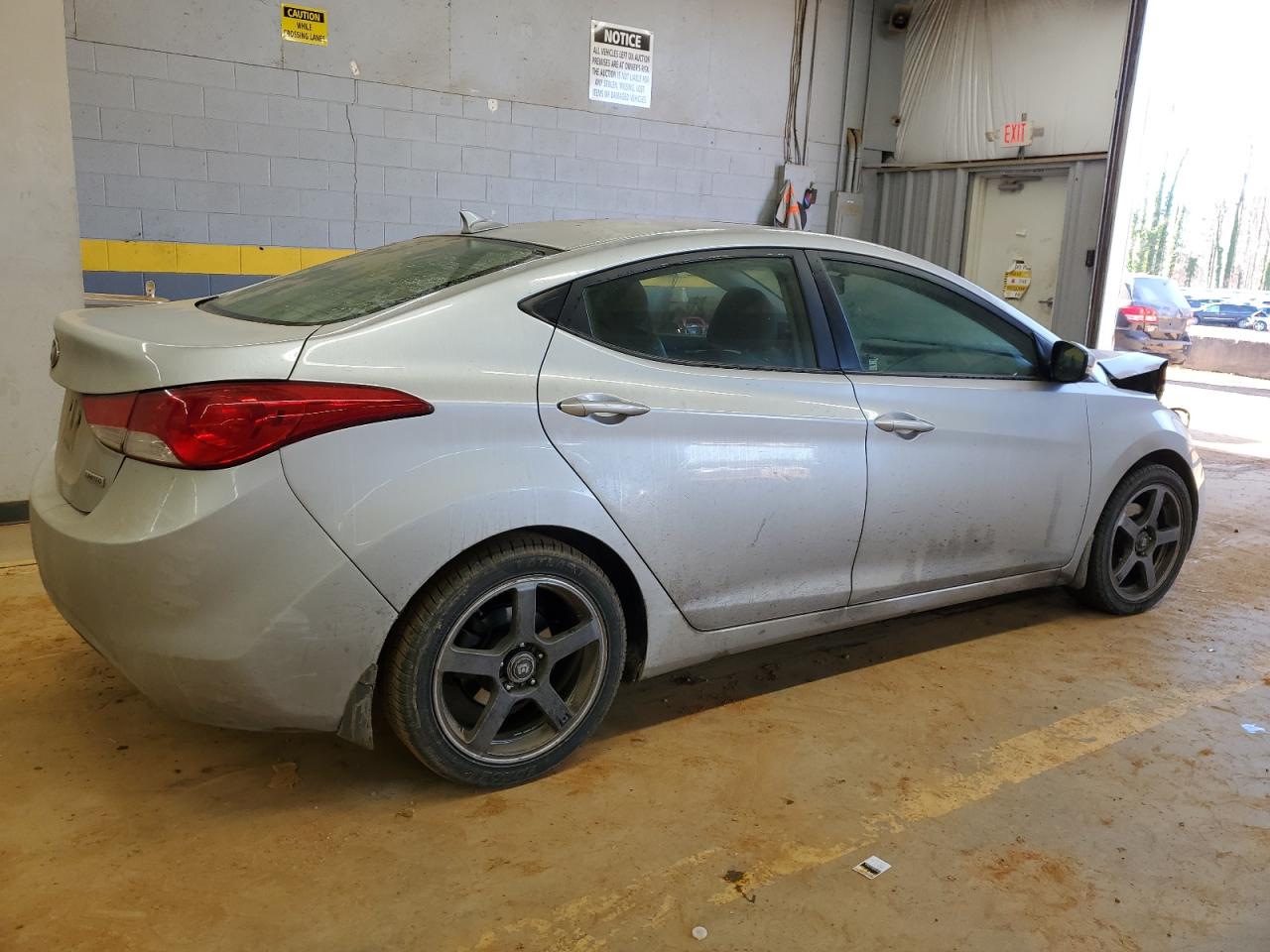 2013 Hyundai Elantra - Image 3