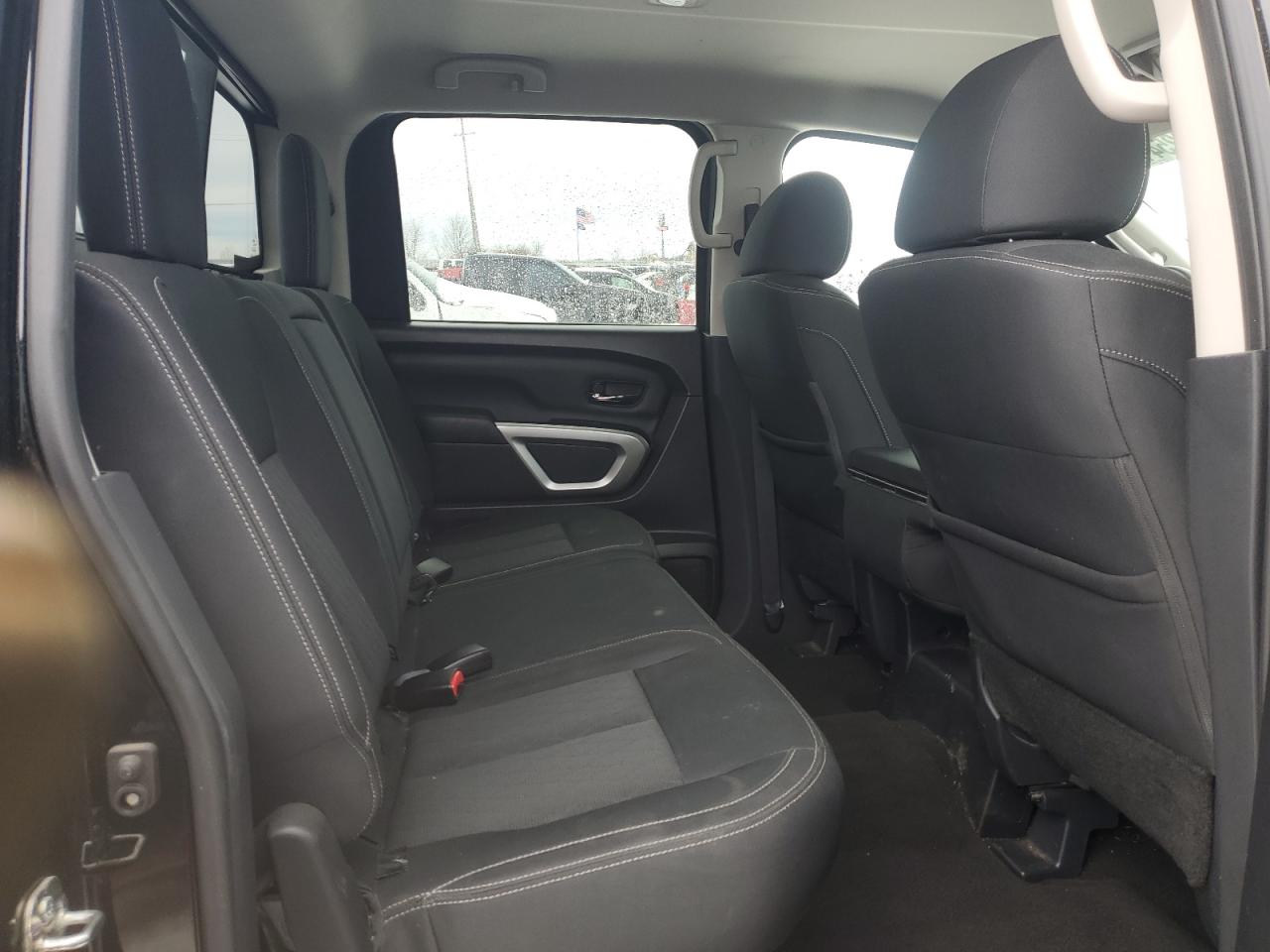 2019 Nissan Titan - Image 10