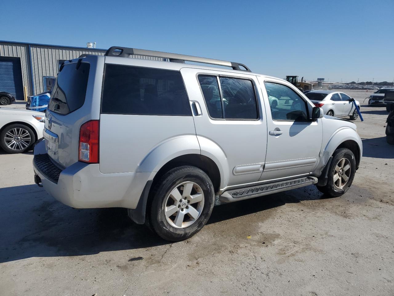 2012 Nissan Pathfinder - Image 3