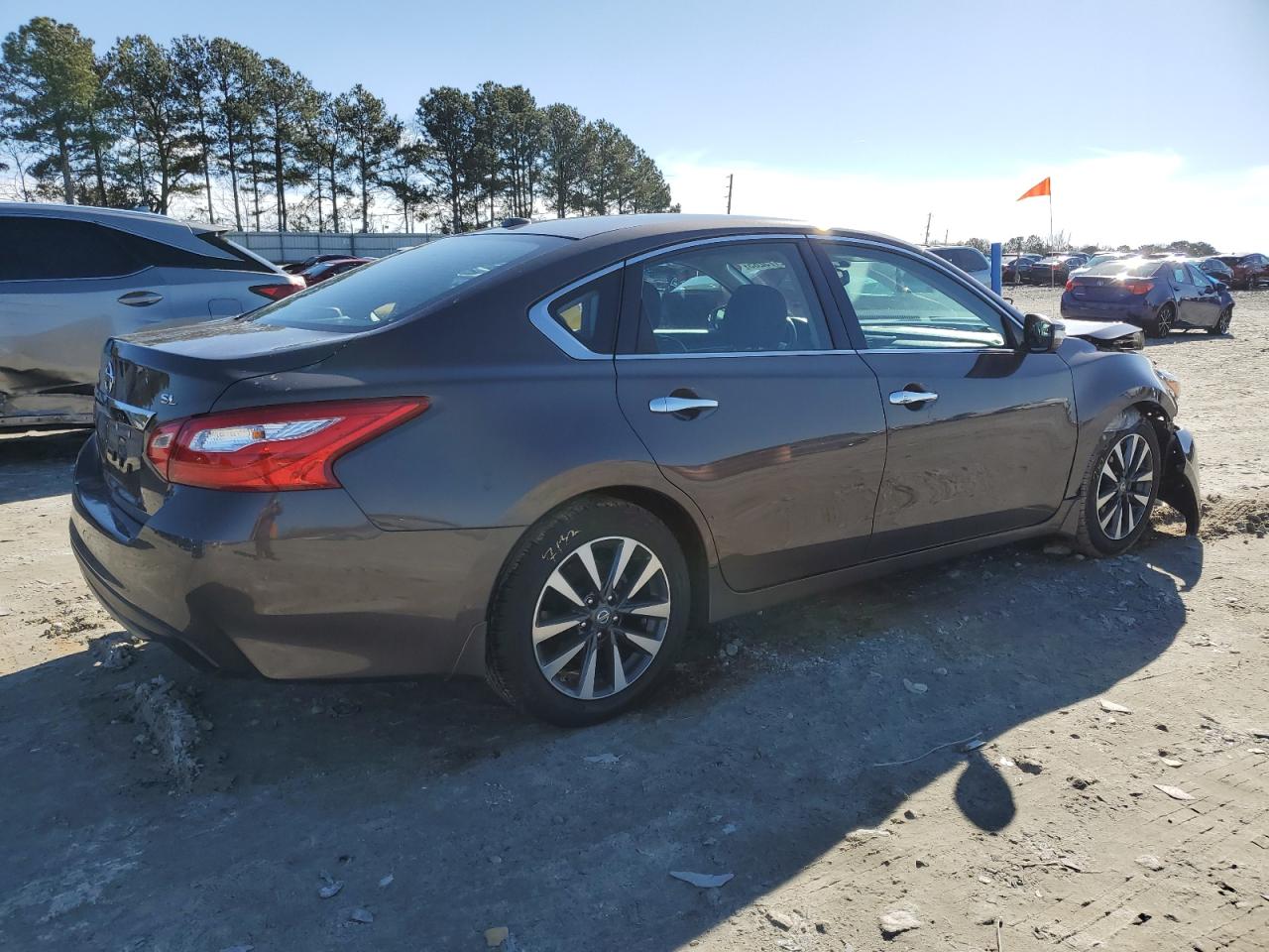 2016 Nissan Altima - Image 3
