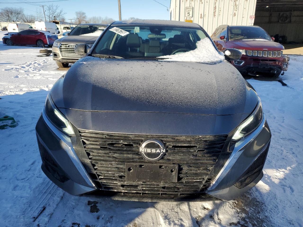 2024 Nissan Altima - Image 5