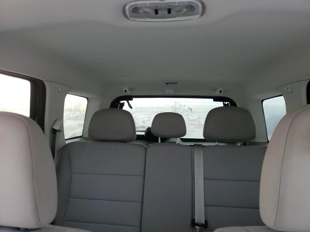 2010 Ford Escape - Image 10