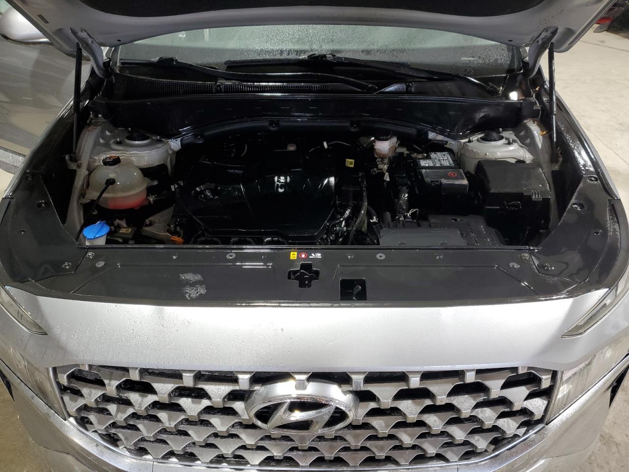 2022 Hyundai Santa Fe - Image 12