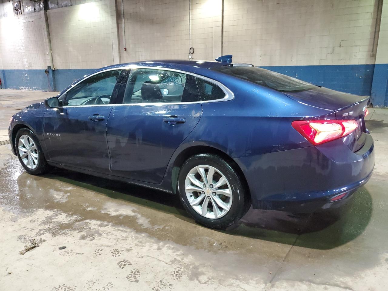 2022 Chevrolet Malibu - Image 2
