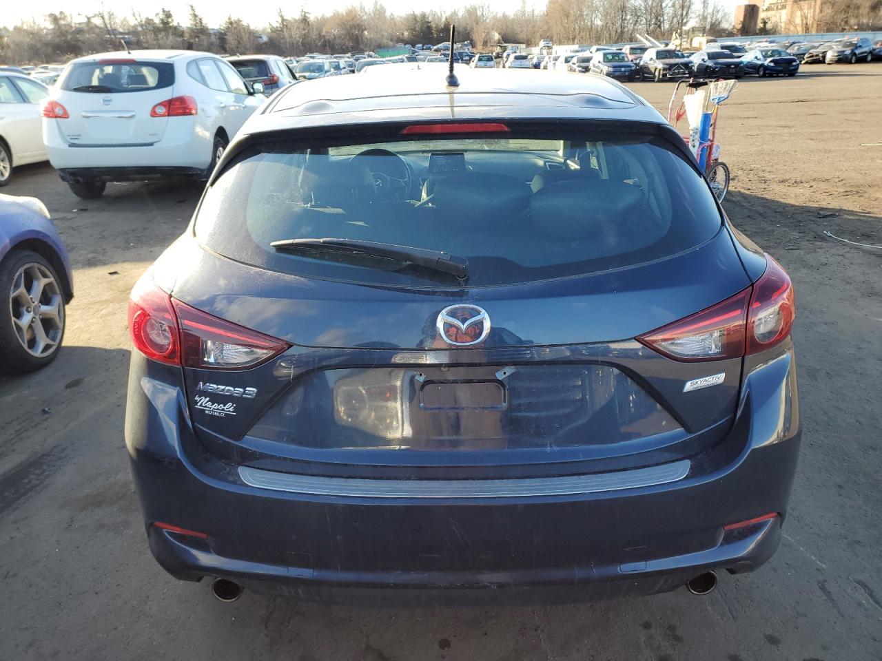 2017 Mazda 3 - Image 6