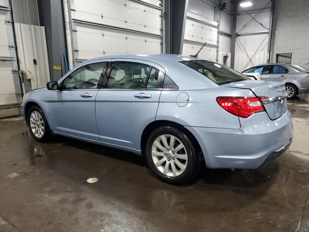 2014 Chrysler 200 - Image 2