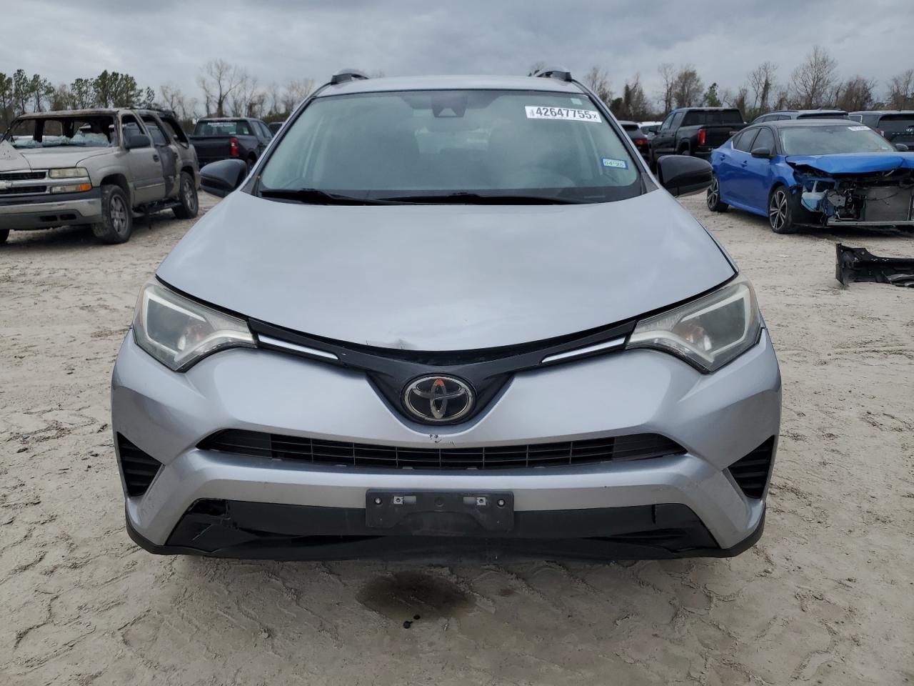 2017 Toyota RAV 4 - Image 5
