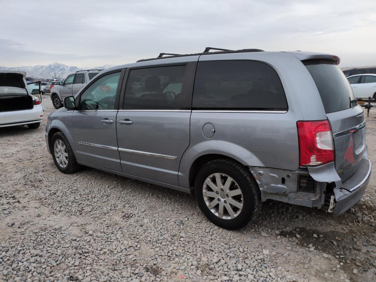 2014 Chrysler Town & Country - Image 2