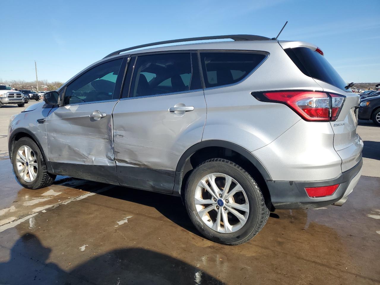 1FMCU0GD1JUA37073 FORD ESCAPE 2018