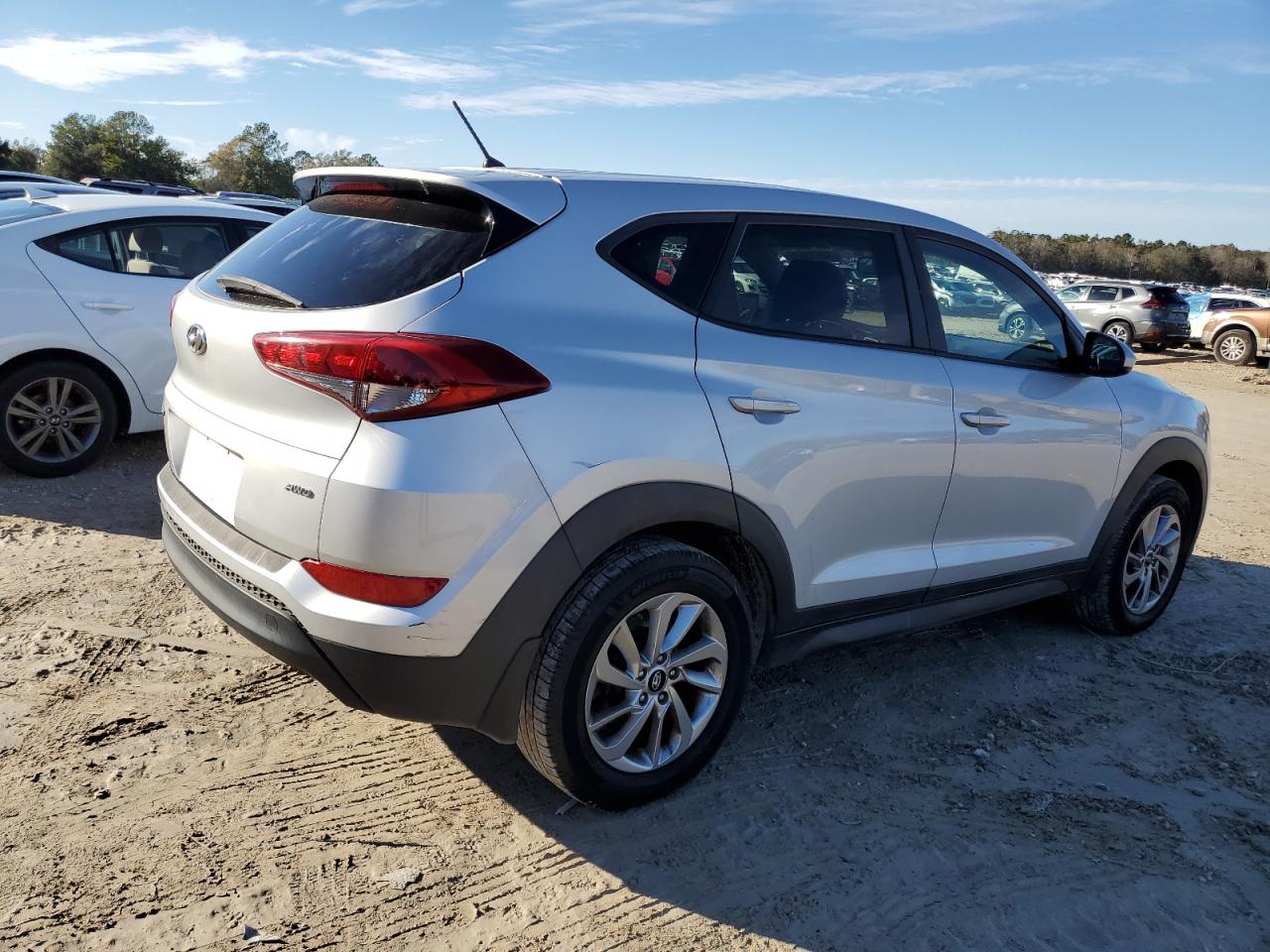 VIN KM8J2CA49JU703782 2018 HYUNDAI TUCSON no.3