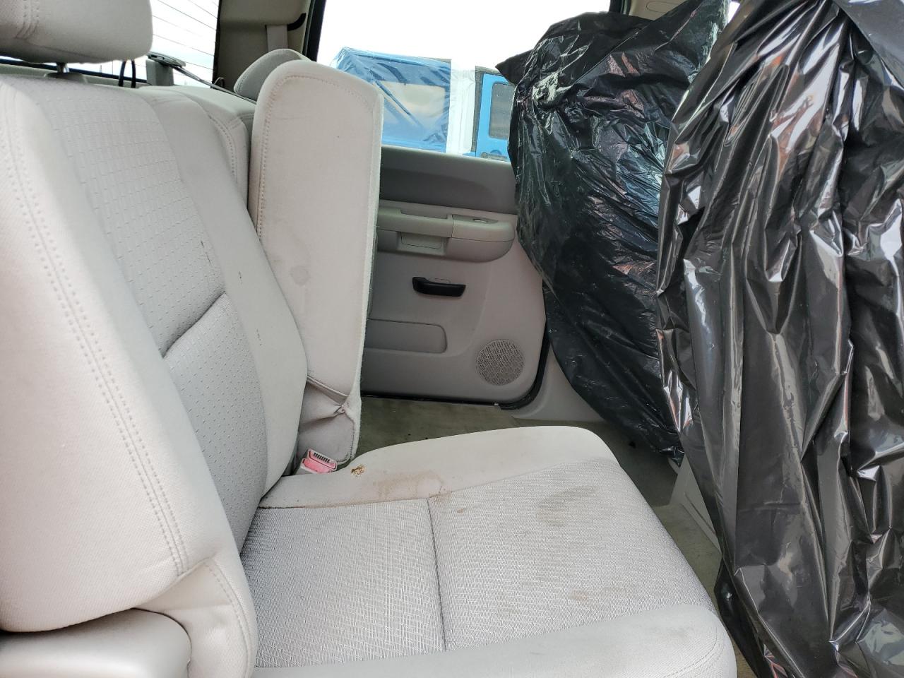 2011 GMC Sierra - Image 10