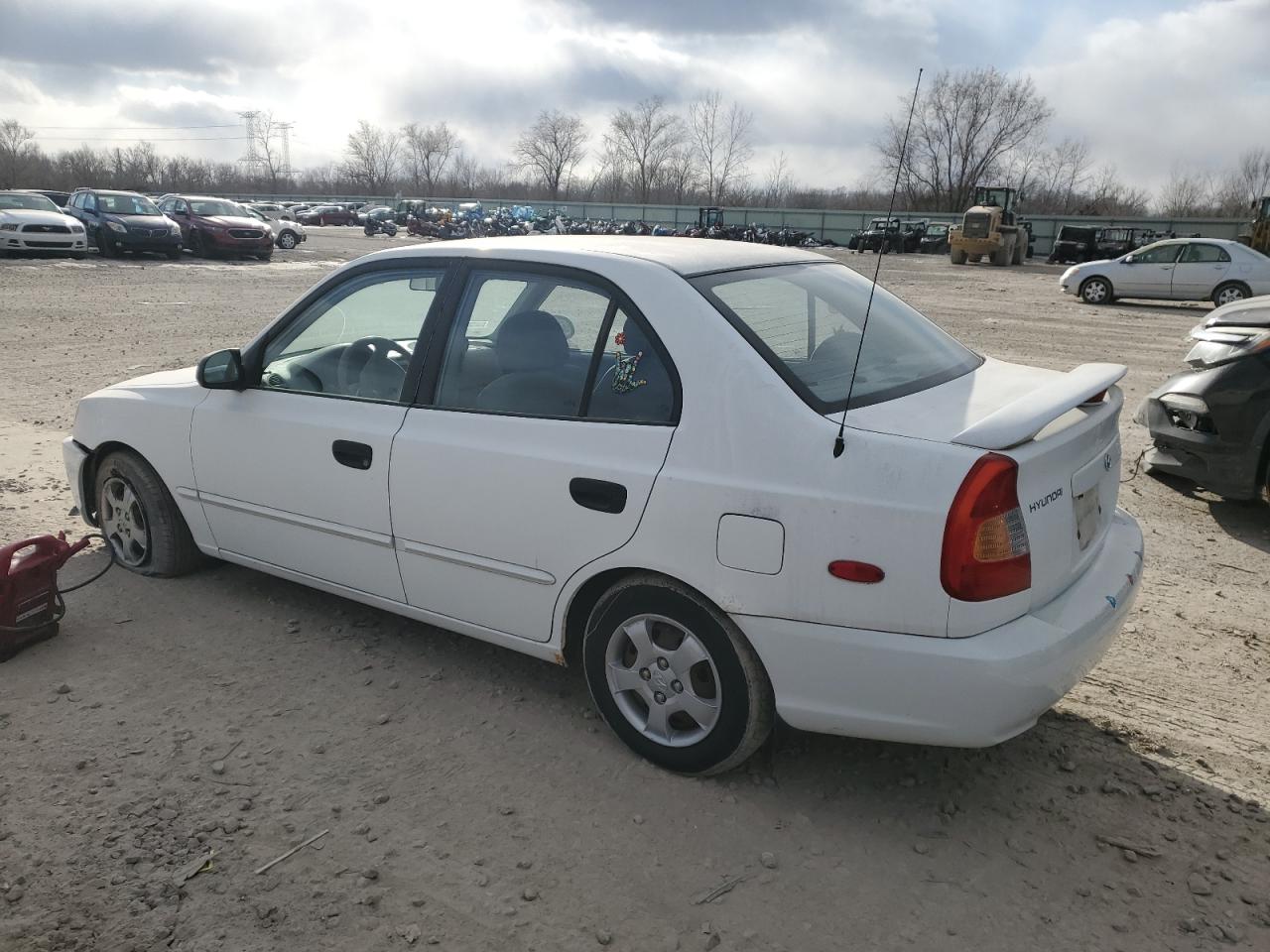 2001 Hyundai Accent - Image 2