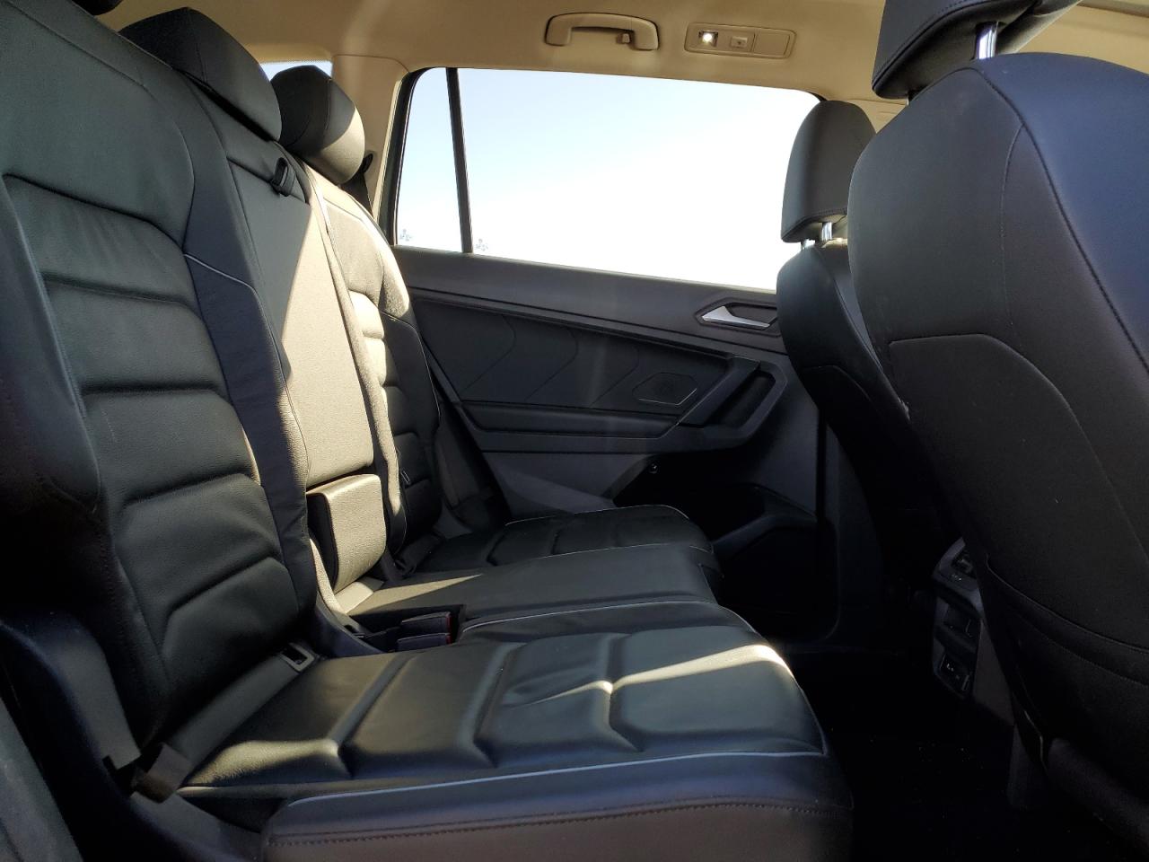 2019 Volkswagen Tiguan - Image 12