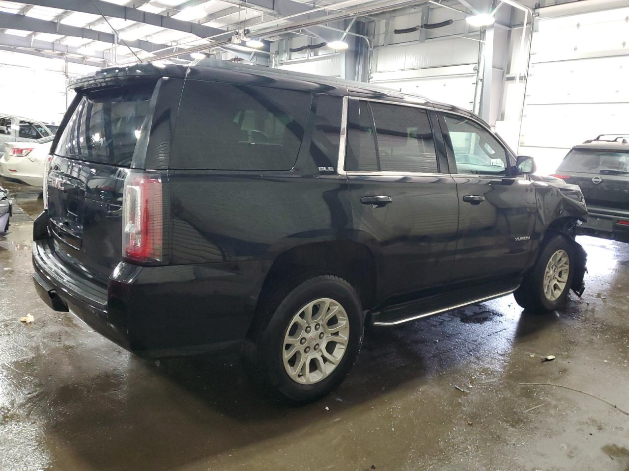 2016 GMC Yukon - Image 3
