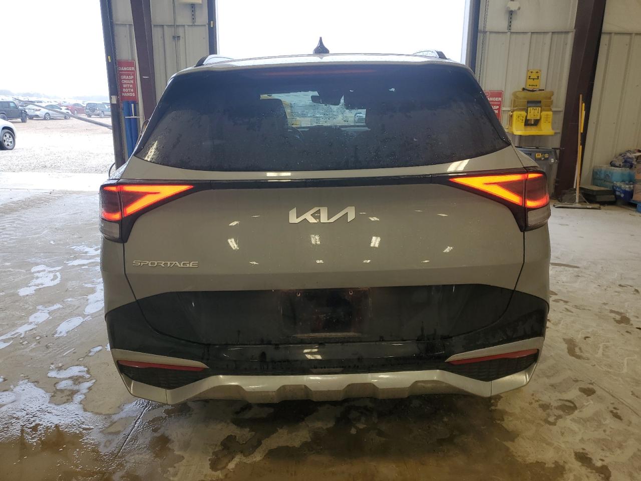 2023 Kia Sportage - Image 6