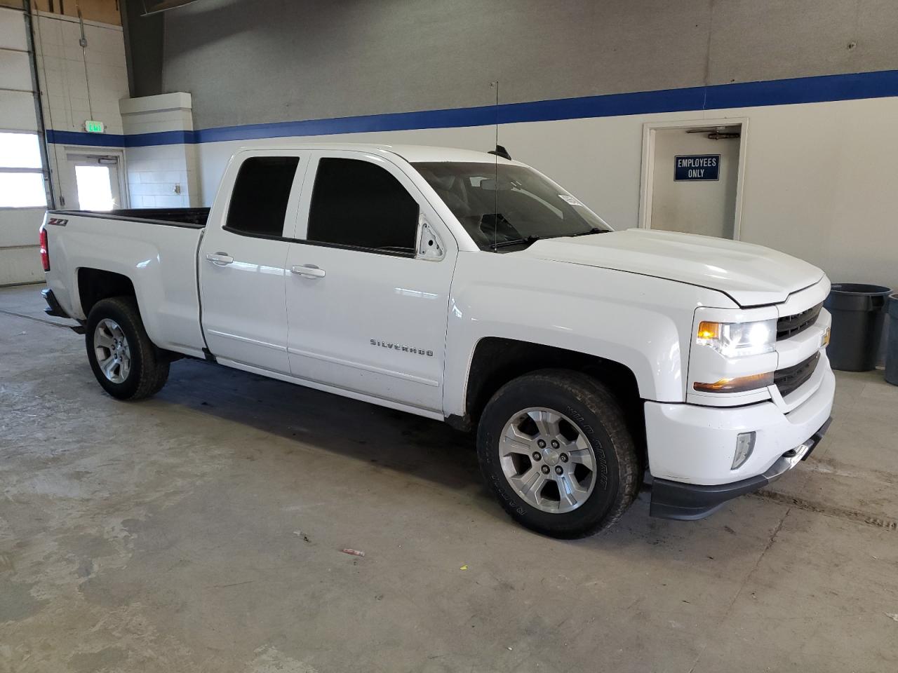2016 Chevrolet Silverado - Image 4