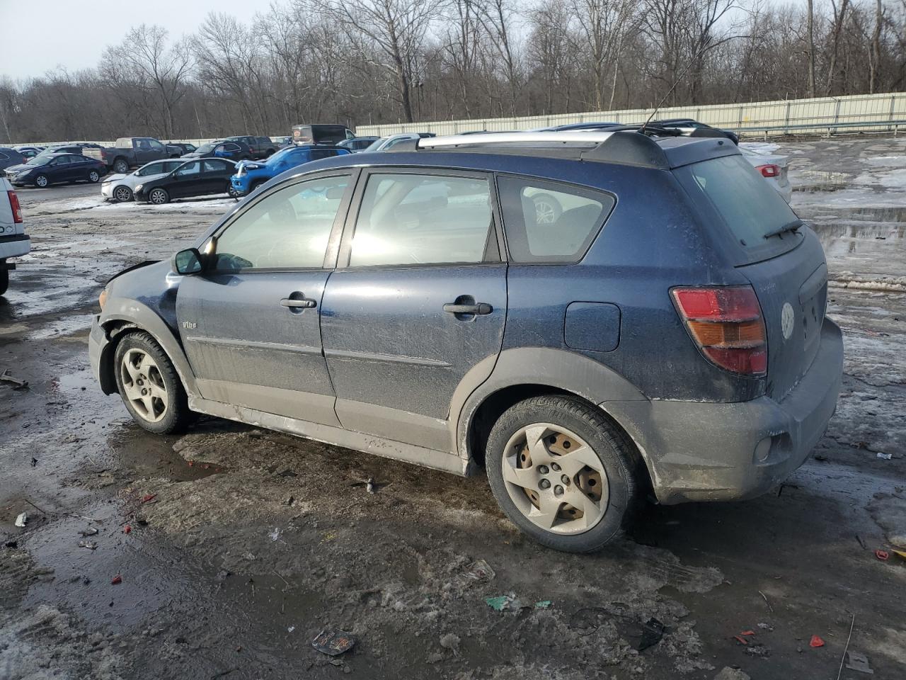 2004 Pontiac Vibe - Image 2