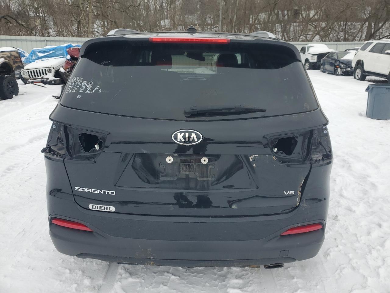 2017 Kia Sorento - Image 6