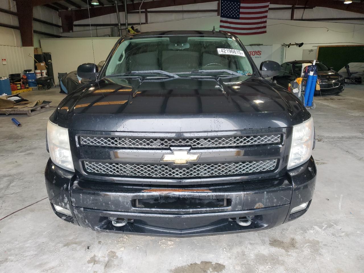 2011 Chevrolet Silverado - Image 5